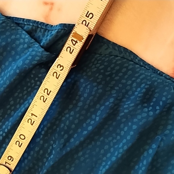 Jennifer Lopez Grommet Tank Top - Picture 8 of 9